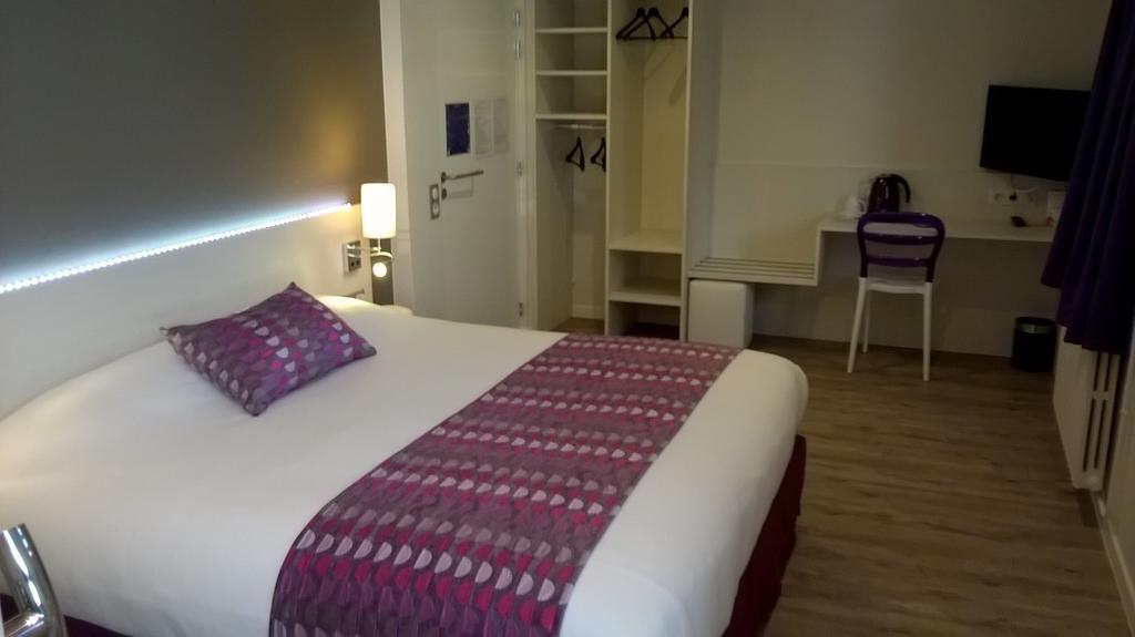 Contact Hotel Du Cerf Château-Gontier Zimmer foto